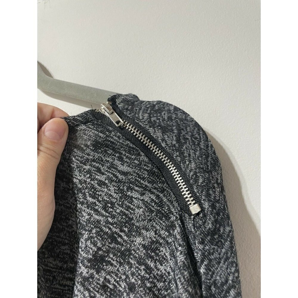 Carmen Marc Valvo Grey Boatneck Zipper Detail Blouse Size Small - Picture 4 of 5